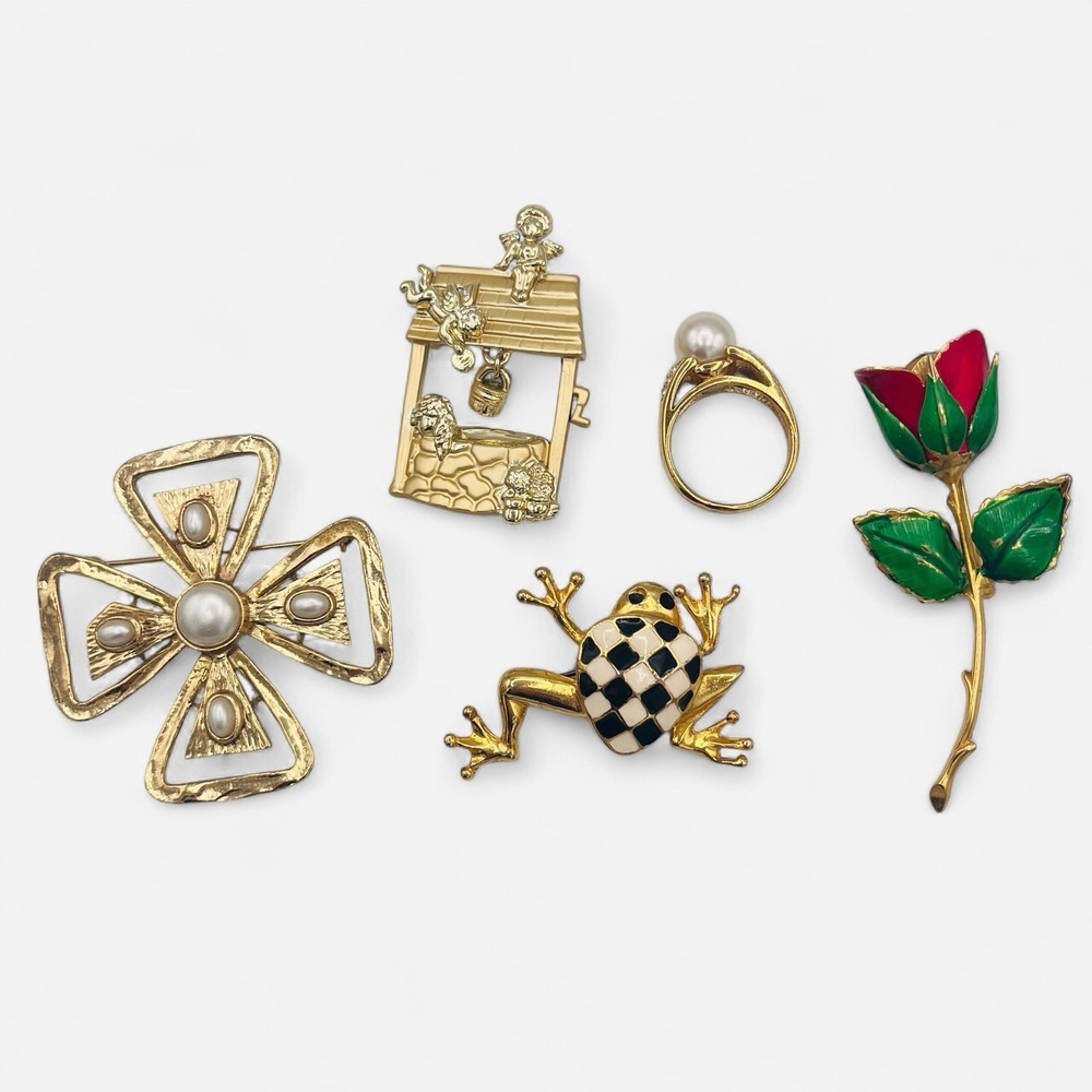 Lot Of‎ 5 Gold Tone Pin Brooch Lapel Frog Rose Wishing Well Cross Pearl Ring